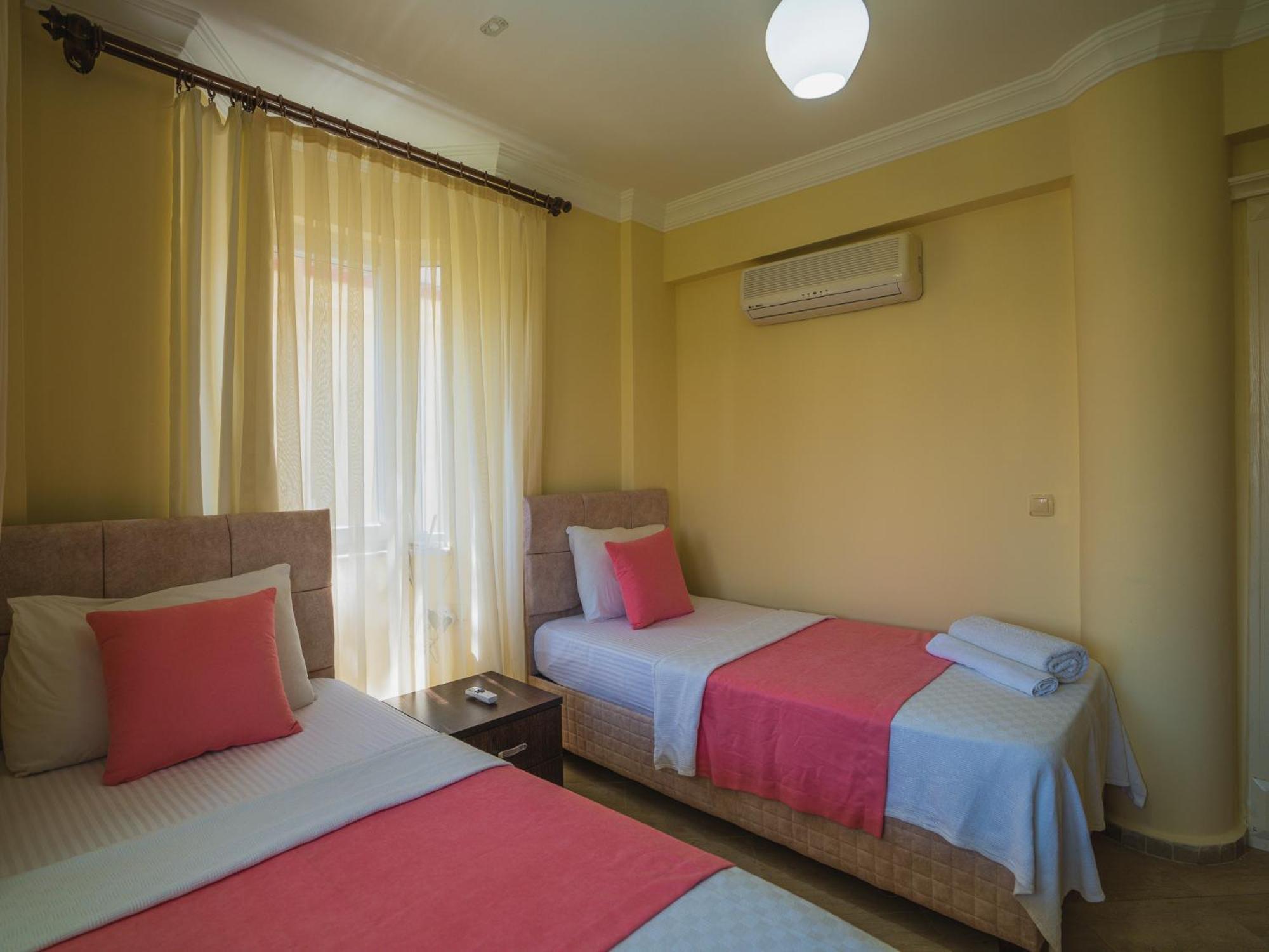 Sunset Beach Resort Aqua Lettings Fethiye Kültér fotó
