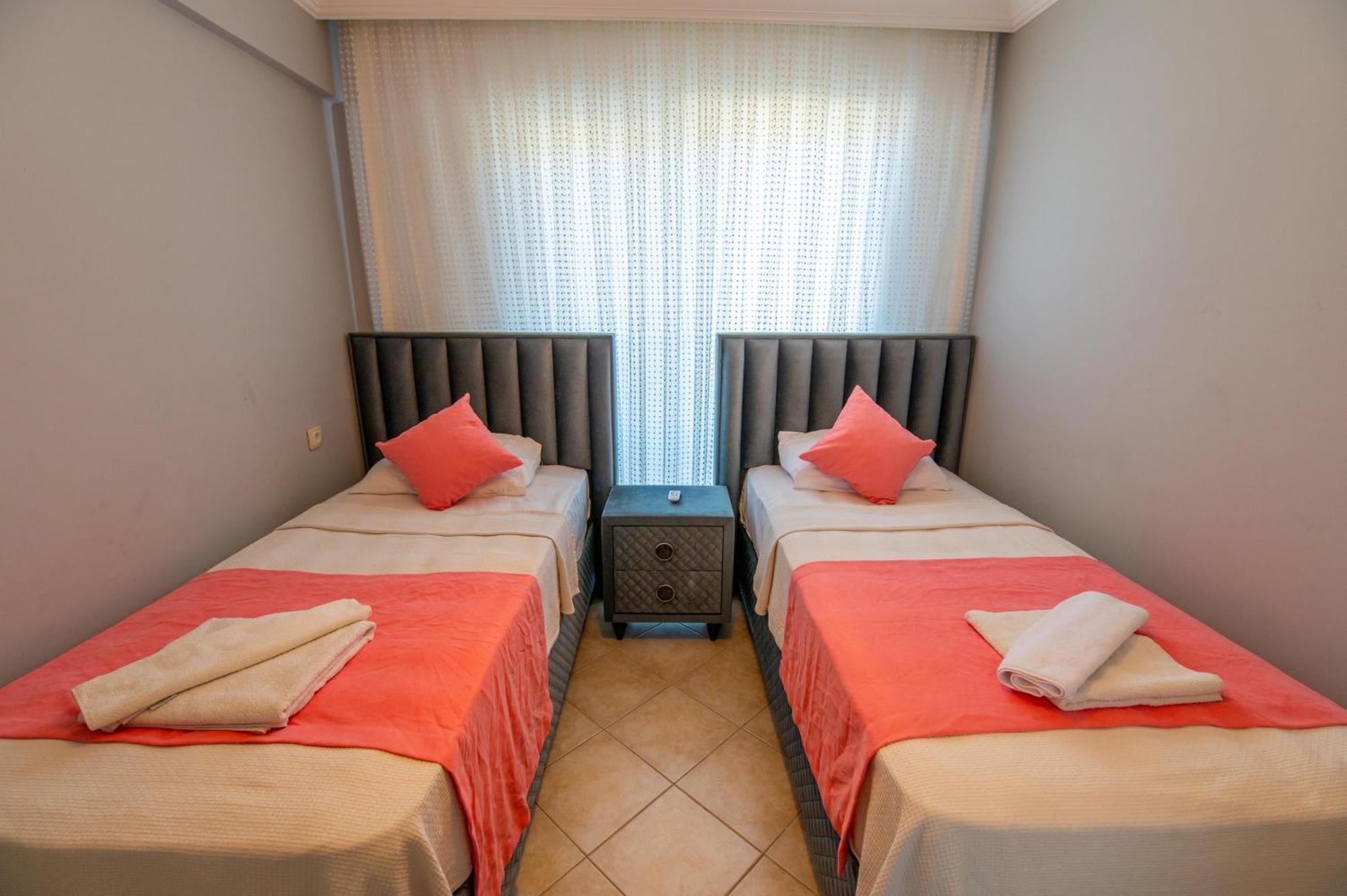 Sunset Beach Resort Aqua Lettings Fethiye Kültér fotó