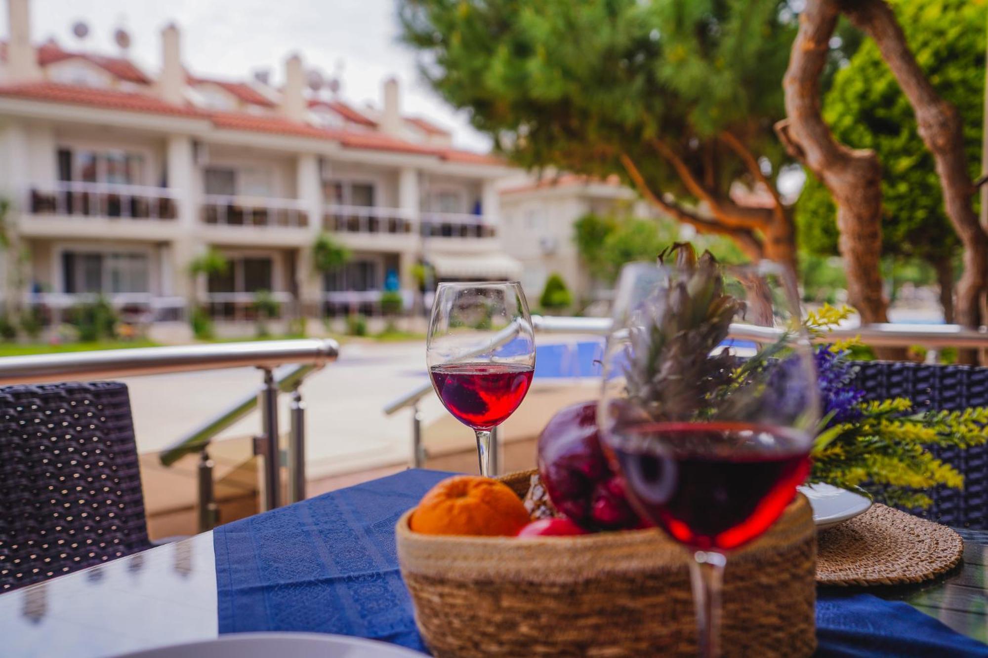 Sunset Beach Resort Aqua Lettings Fethiye Kültér fotó