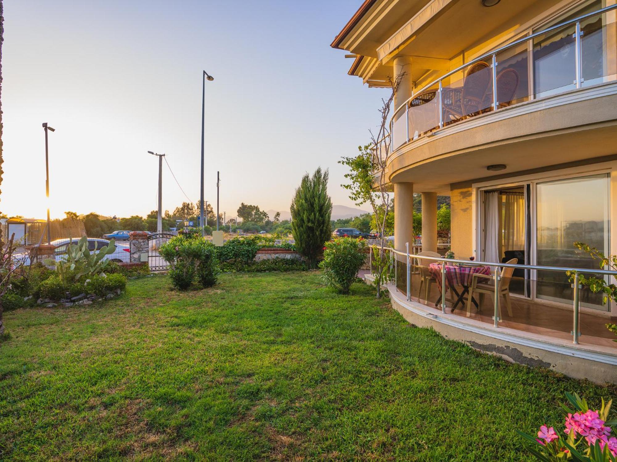 Sunset Beach Resort Aqua Lettings Fethiye Kültér fotó